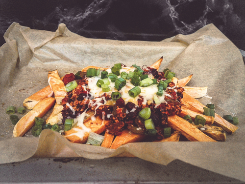 Chili Cheese Sweet Potato Fries ohne Fleisch