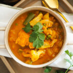 Curry mit Blumenkohl und Kartoffeln